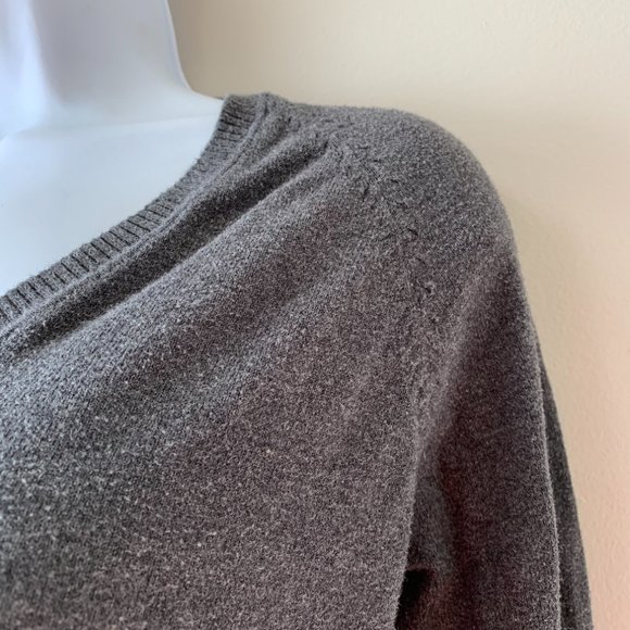 GAP grey cotton V-neck size M - Picture 12 of 13